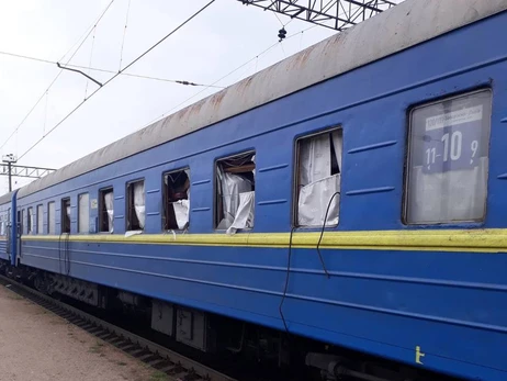 У чотирьох вагонах поїзда Запоріжжя - Львів вибуховою хвилею вибило шибки