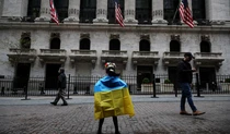 Статуя бесстрашной девочки возле Нью-Йоркской фондовой биржи