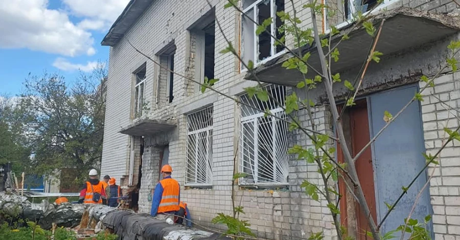 Чернігів почав відбудову обстріляного росіянами центру екстреної меддопомоги