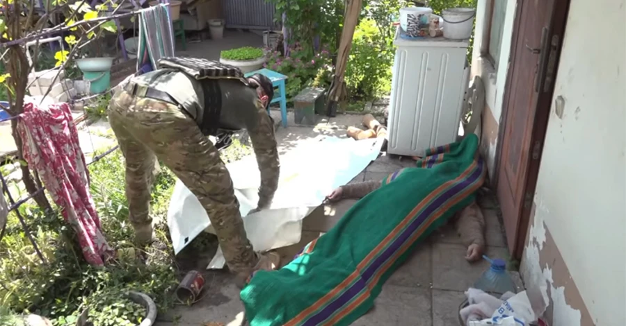 На Луганщині поліція замінила похоронні бюро та ховає загиблих у братській могилі