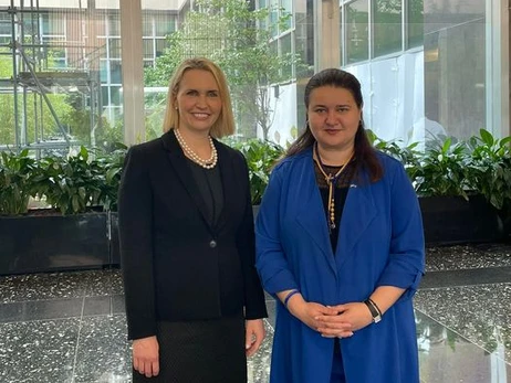 Новий посол США Бріджіт Брінк отримала українську візу
