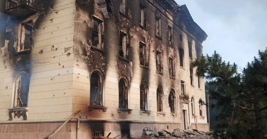 На Луганщині військові РФ ведуть вогонь цілодобово, знищено гуманітарний штаб