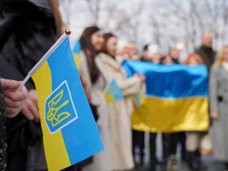 Британія відмовила у візі 13-річній українці, відправивши її додому - до обложеного міста