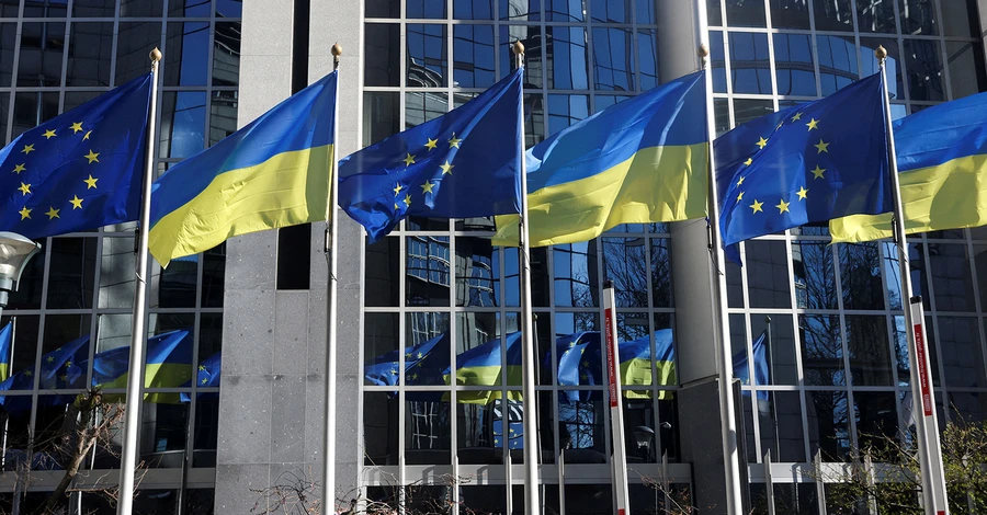 Чи чекати Україні статусу кандидата в члени ЄС і чим він нам допоможе