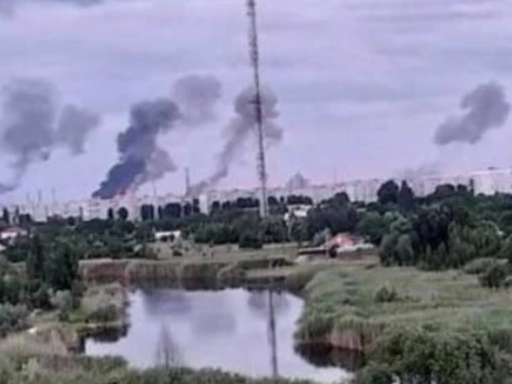 Ракетні удари по Кременчуку: бомбардували НПЗ та інші об'єкти інфраструктури