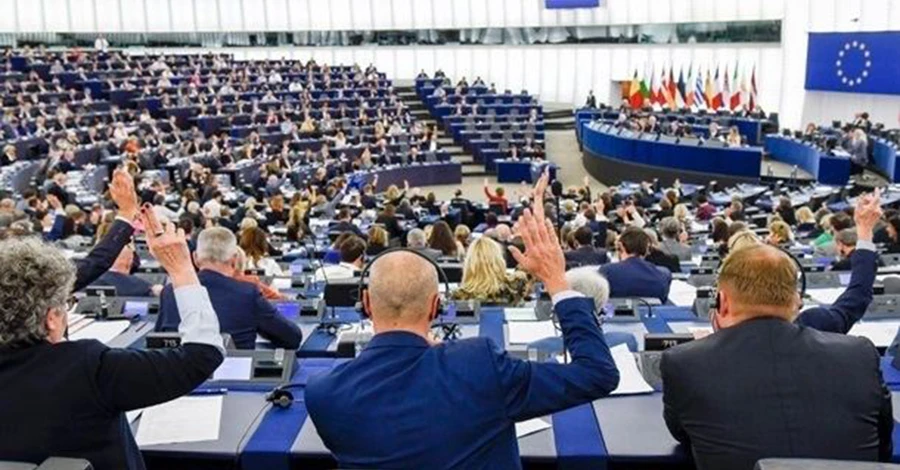 Европарламент поддержал предоставление Украине статуса кандидата в ЕС
