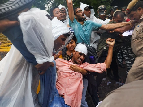 На Шрі-Ланці силовики розігнали протестувальників за наказом нового президента