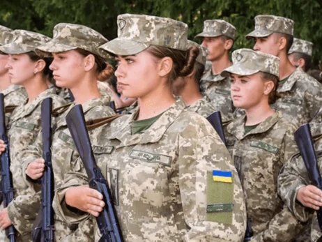 С начала вторжения России в ряды ВСУ вступили 7 тысяч женщин