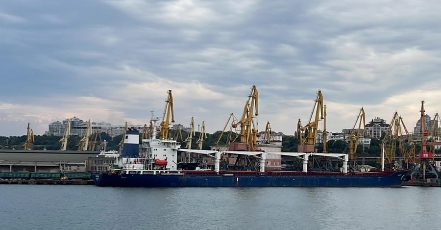 З порту Одеси вийшло перше судно з українським зерном 
