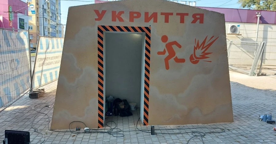 В Харькове появилась первая остановка-укрытие 