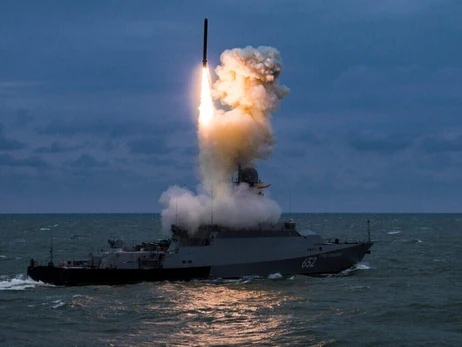 Шторм змусив Росію скоротити кількість ракетоносіїв в Чорному морі