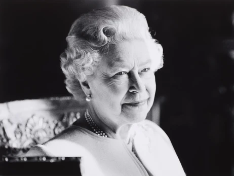 Прощайте, королево: Букінгемський палац повідомив про смерть Єлизавети II