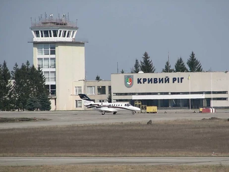 Війська РФ розбомбили аеропорт у Кривому Розі