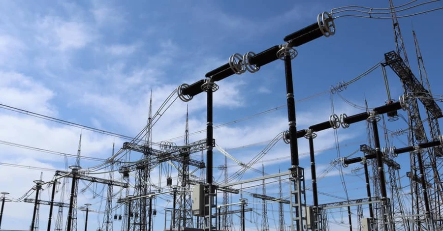 Шмигаль: Енергосистема працює стабільно, але треба продовжувати економити електрику