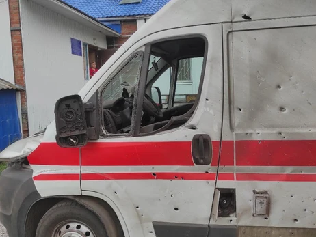 На Харківщині росіяни обстріляли машини швидкої, постраждали рятувальники