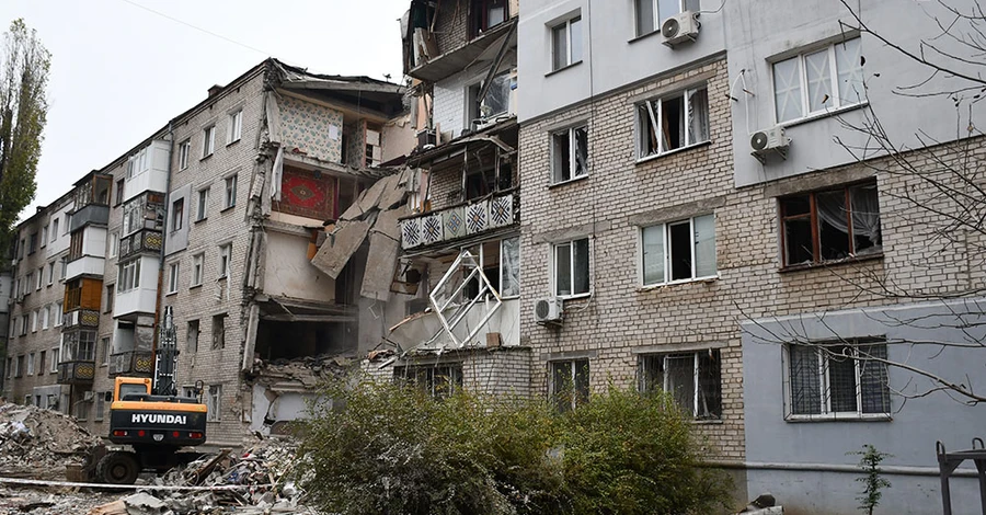 Жертвами російського удару по багатоповерхівці у Миколаєві стали 9 людей