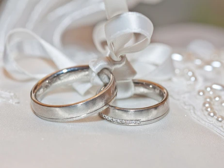 Мінюст: За час війни українці одружувалися втричі частіше, ніж розлучалися