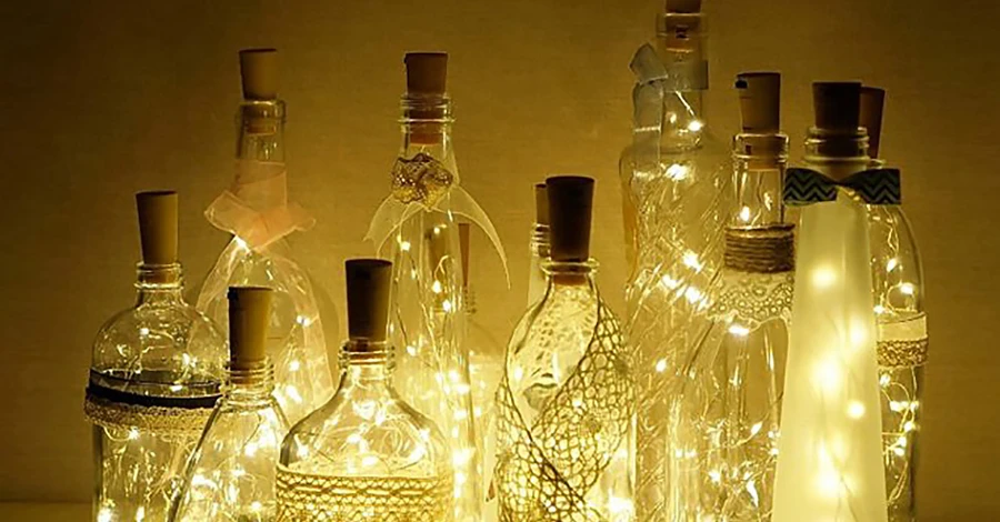 Не потеряться в темноте: освещаем дом пледами, пижамами и гирляндами в бутылке