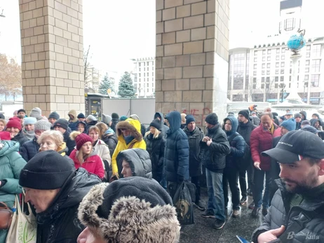 Возле Главпочтамта в Киеве собралась очередь за новой маркой «Херсон – это Украина»