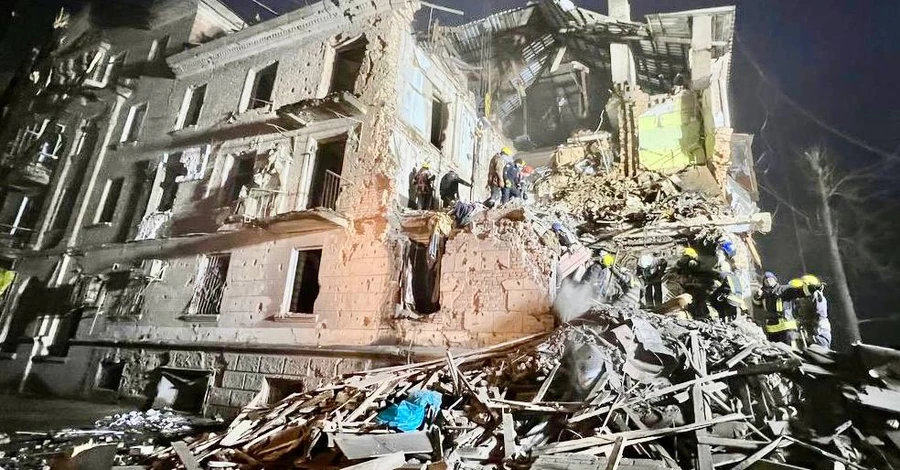 В Кривом Роге достали из-под завалов разрушенной многоэтажки тело 1,5-годовалого мальчика