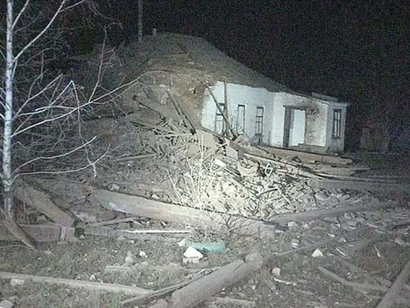 Російські обстріли: зруйнована гімназія під Запоріжжям та загиблі на Донеччині  