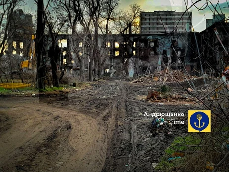 Росіяни продовжують зносити будинки Маріуполя: Лівобережжя більше немає