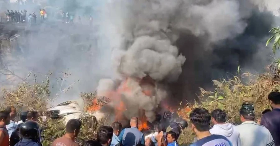 МЗС: Українців не було на борту літака, який розбився у Непалі