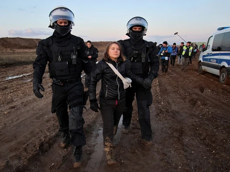 У Німеччині на протесті екоактивістів силовики затримали Грету Тунберг