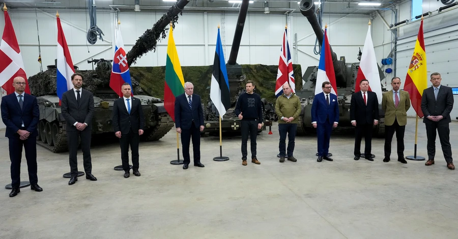 11 країн НАТО зобов'язались підтримувати Україну - передадуть танки, важку артилерію і системи ППО