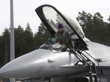 В Белом доме готовы «очень осторожно» обсудить поставки в Украину самолетов F-16