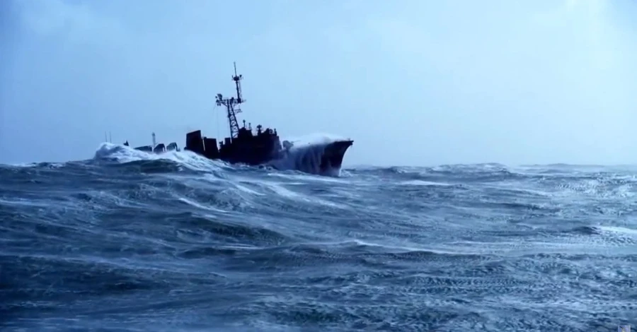 Россия вывела в Черное море фрегат с 