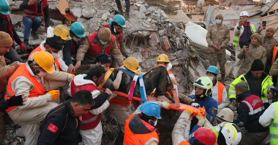 Из-за землетрясения в Турции погибли пятеро украинцев