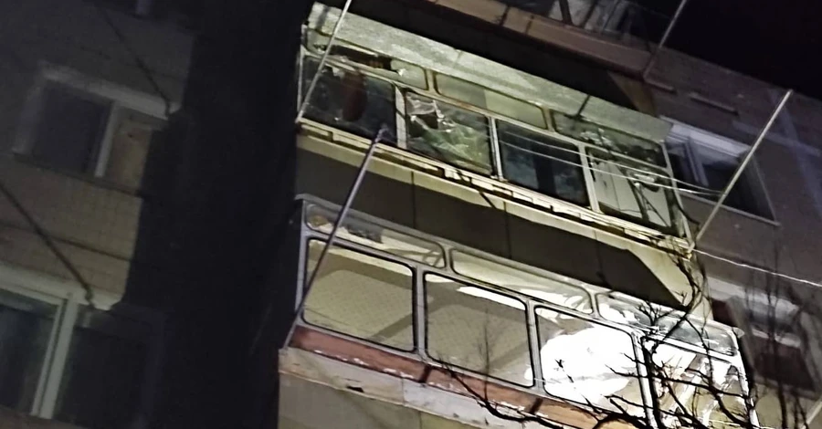 Чотири багатоповерхівки пошкоджено в Нікополі через нічний обстріл Росії