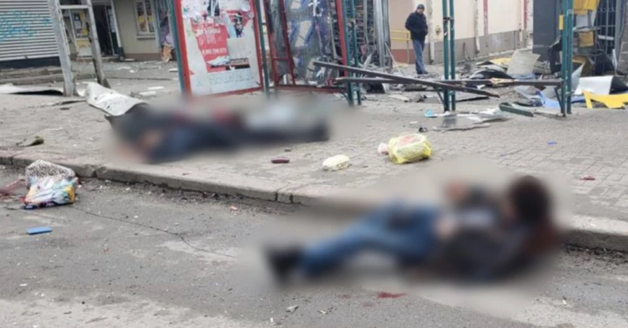 Россияне обстреляли остановку в Херсоне: 5 погибших и 21 раненый (обновлено)