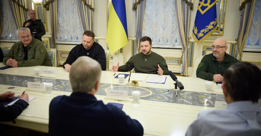 Зеленский провел встречу с конгрессменами США, прибывшими с визитом в Киев