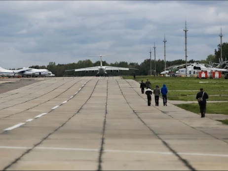 У Білорусі пролунали вибухи на військовому аеродромі - пошкоджено російський літак