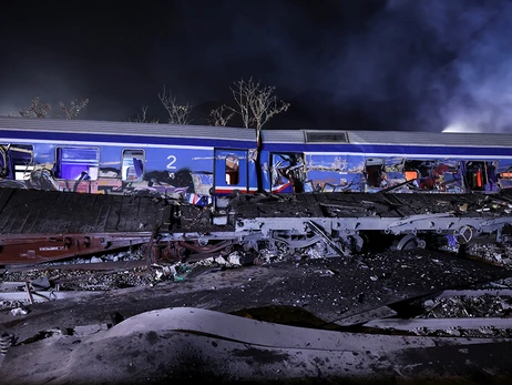 У Греції в результаті зіткнення поїздів загинули 32 людини 