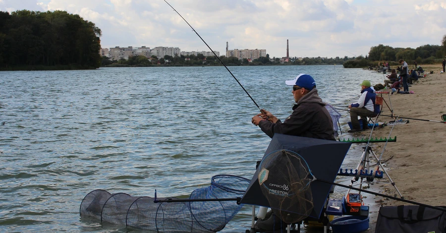 Новые условия рыболовства: «билет» позволит ловить сверх нормы