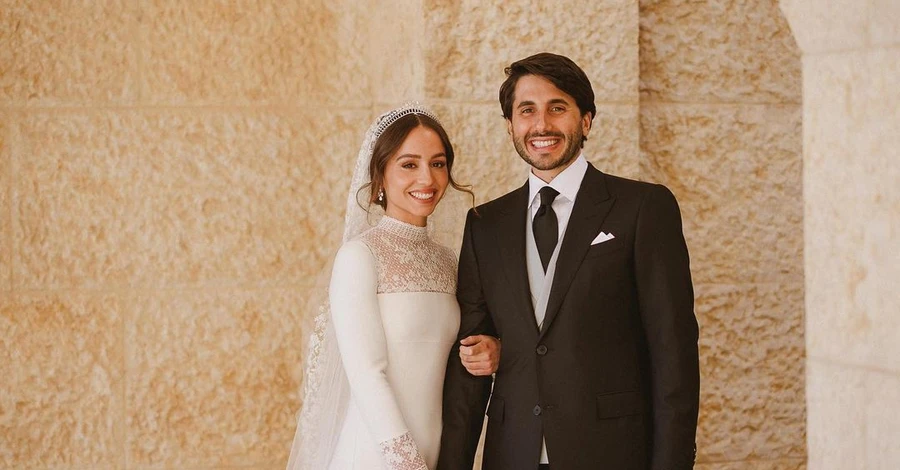 Дочь короля Иордании вышла замуж в платье со шлейфом от Dior
