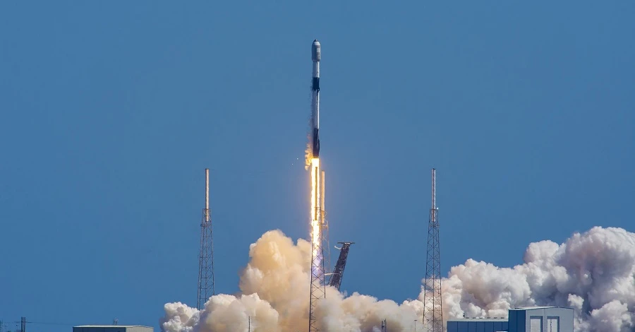 SpaceX успешно запустила ракету с новой партией Starlink