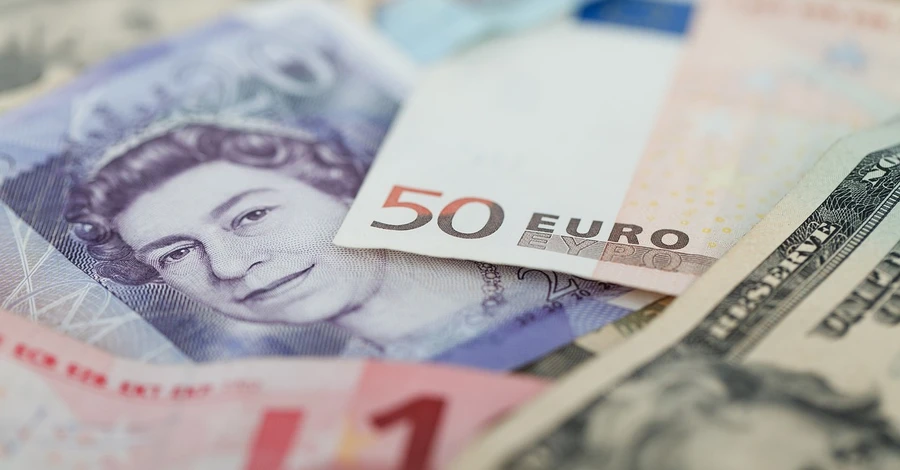 Курс валют в Україні на 7 квітня: скільки коштують долар, євро та злотий