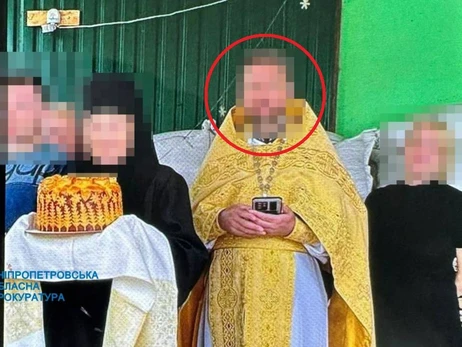 Священника УПЦ (МП), підозрюваного у розбещенні дочок, відправили під варту до суду