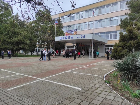 У Криму повідомили про мінування всіх шкіл, дітей терміново евакуювали