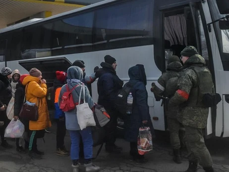 Росіяни готуються до депортації дітей з Енергодару до окупованого Криму