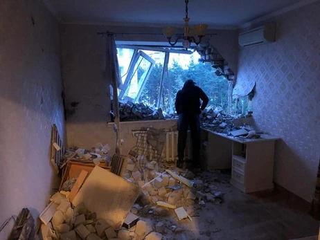 Обломки российской ракеты повредили многоэтажку в Украинке: ранен ребенок