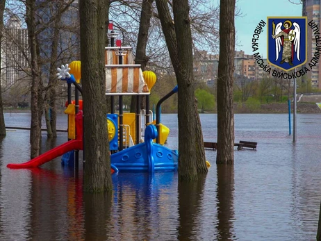 Паводок в Киеве: после трехдневного подъема уровень воды пошел на убыль 