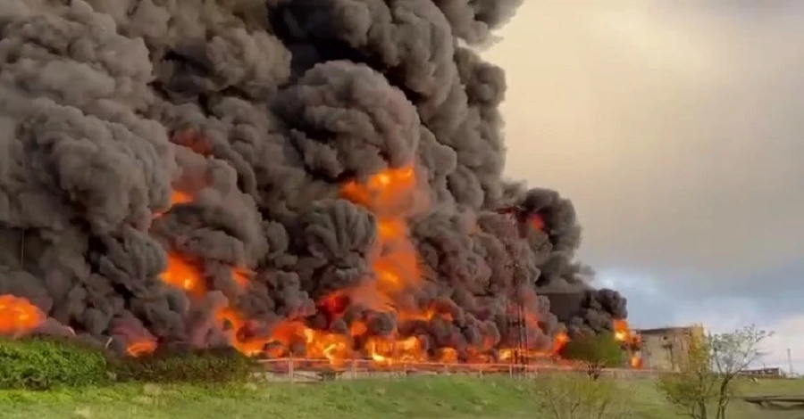 Севастополь охопила масштабна пожежа - горить нафтобаза