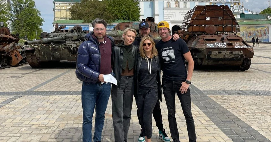 Зірки Голлівуду Кетрін Винник та Іванна Сахно відвідали Київ і прогулялися центром міста
