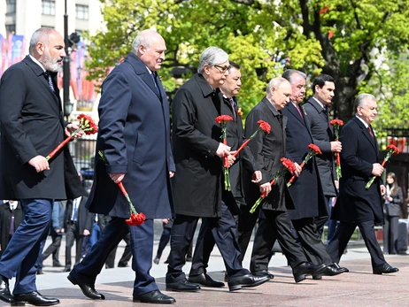 МЗС України засудило участь лідерів шести країн у параді на Червоній площі