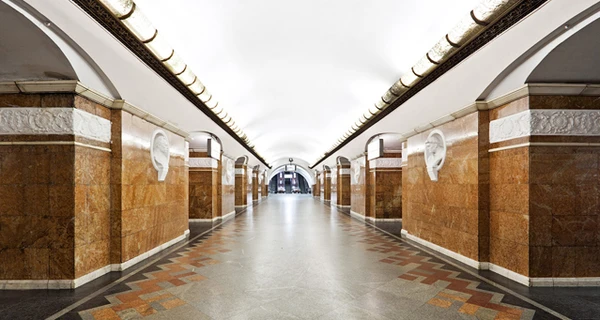 В Киеве стартовал опрос по замене бюстов на станции метро «Университет»